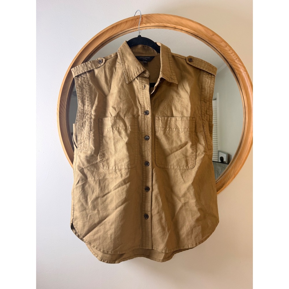 Banana Republic Sleeveless Utility Shirt Jacket in Tan